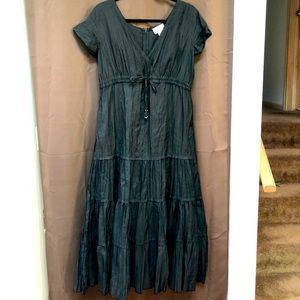 Black Flowy Dress by Sandy Starkman - zipper back and waist cinch - size Large